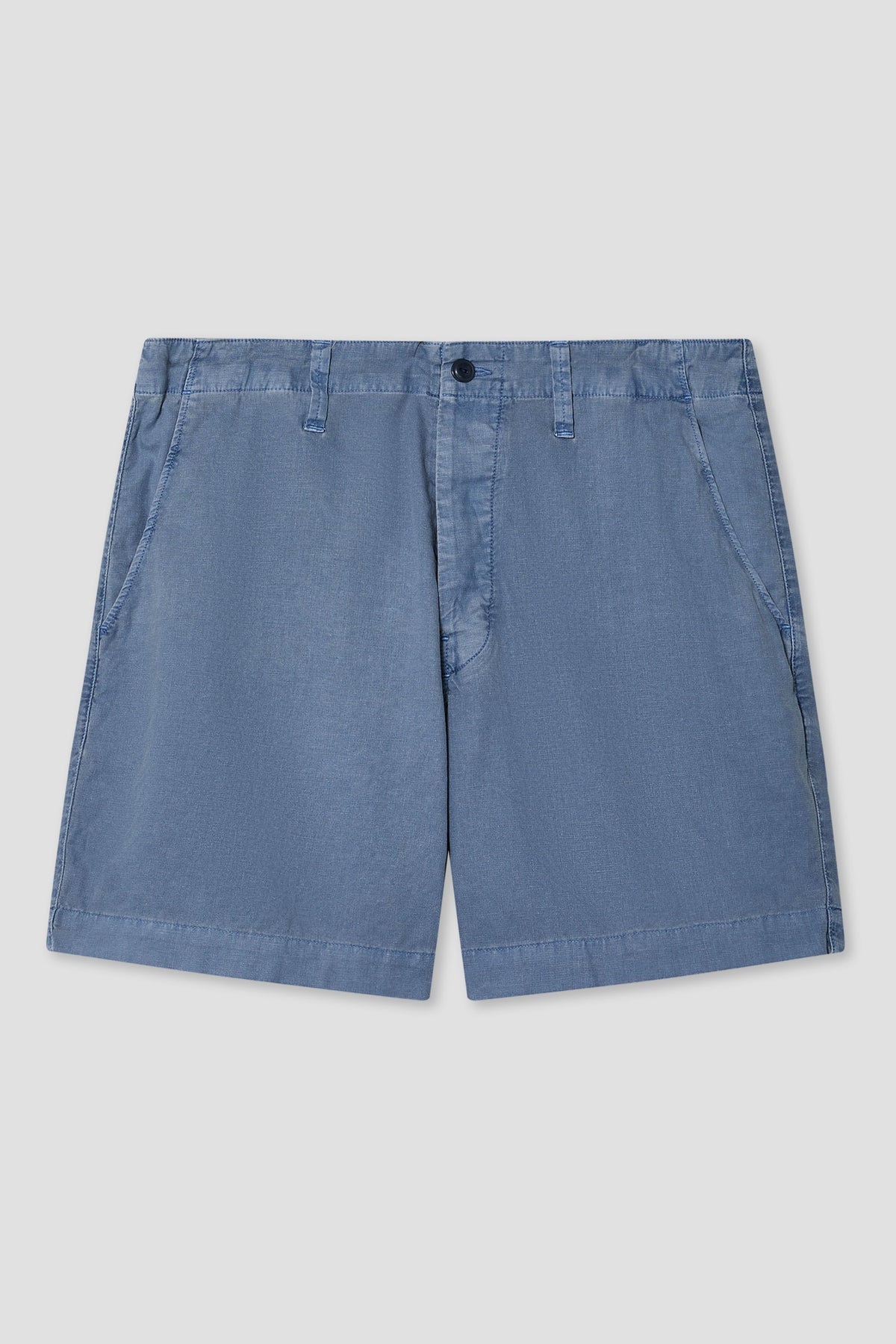 Cotton-hemp weekend shorts in faded medium blue with button fly and belt loops