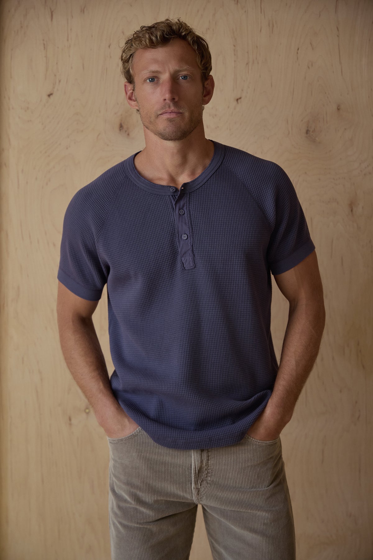 Short-sleeve waffle henley shirt with button placket, dark navy