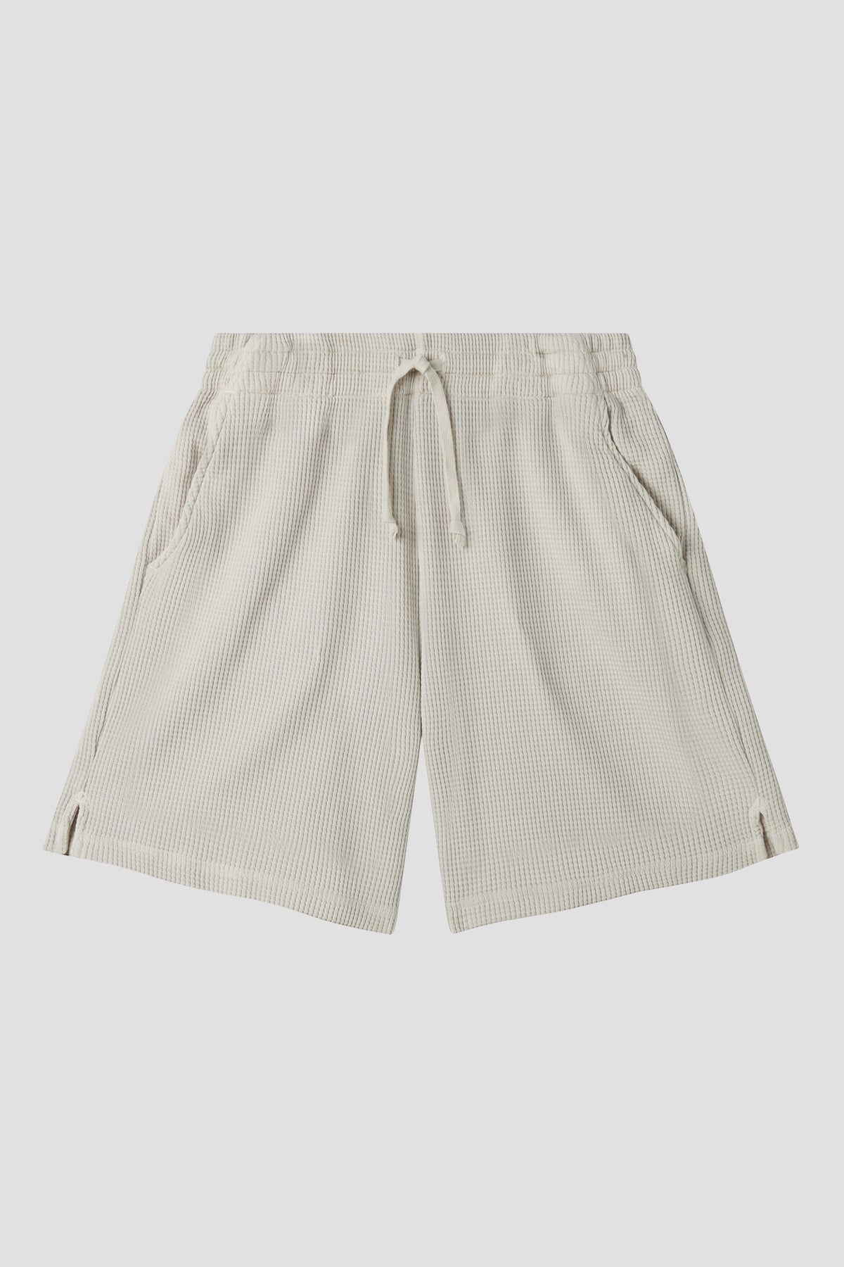 Ash waffle-knit shorts with elastic drawstring waist and side pockets